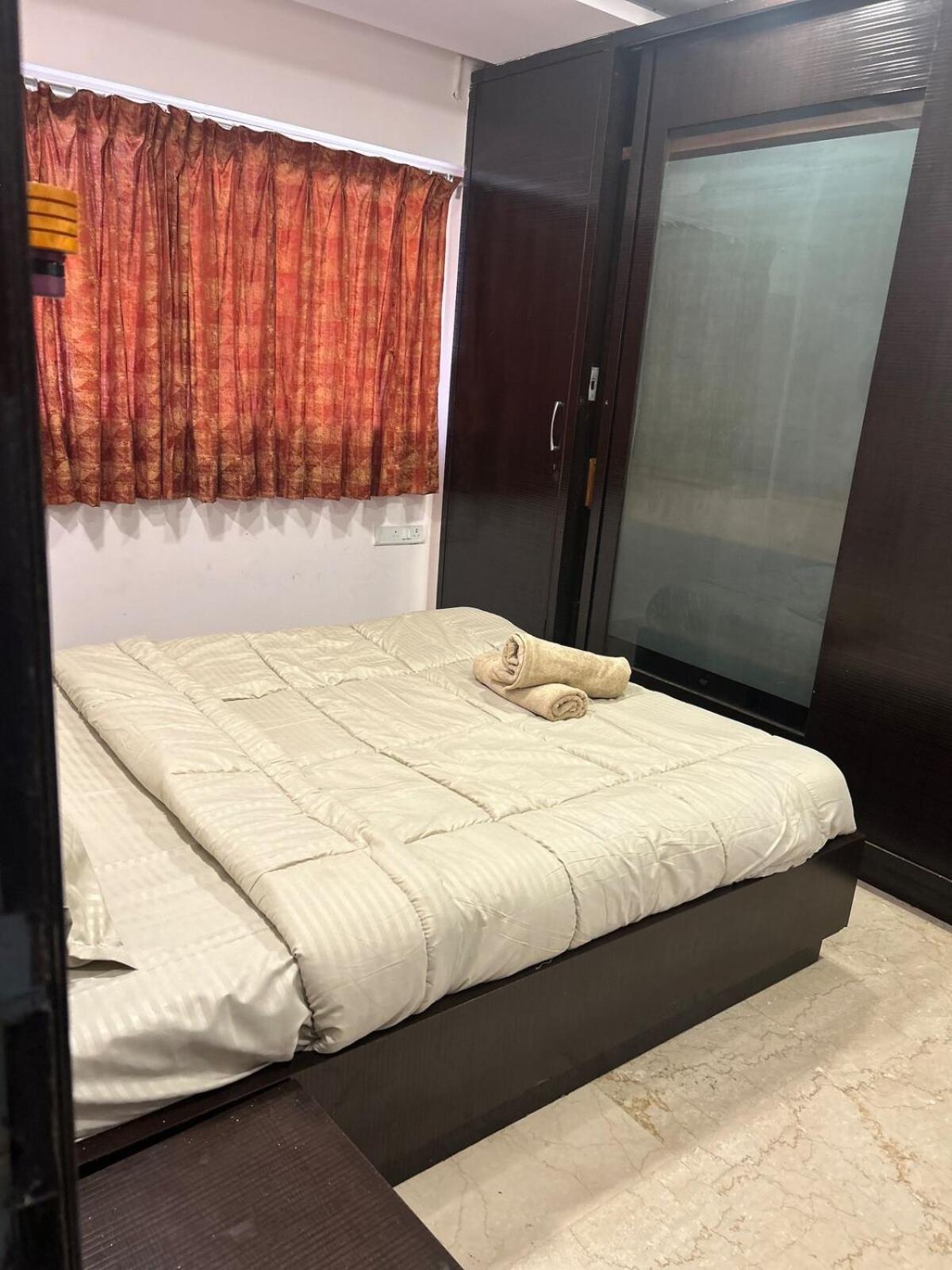 2bhk With Pvt Decks Near Sea Bombaj